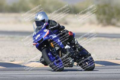 media/Jan-15-2026-Racers Edge (Thu) [[dfebeb70ab]]/3-B Group/Session 4 (Turn 5)/